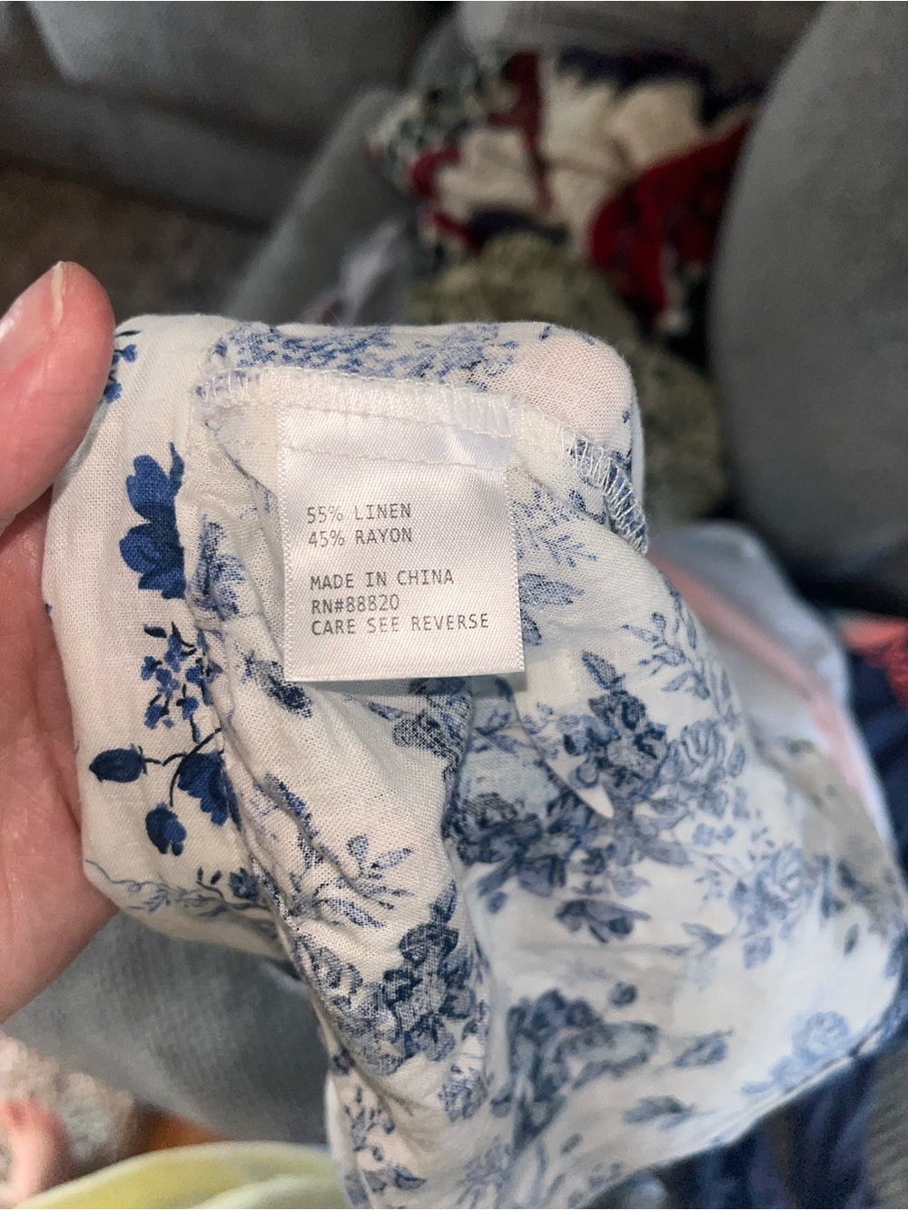Cupcakes and cashmere Blue Floral Tie-Front Women's Crop Top linen blend small - Picture 6 of 6